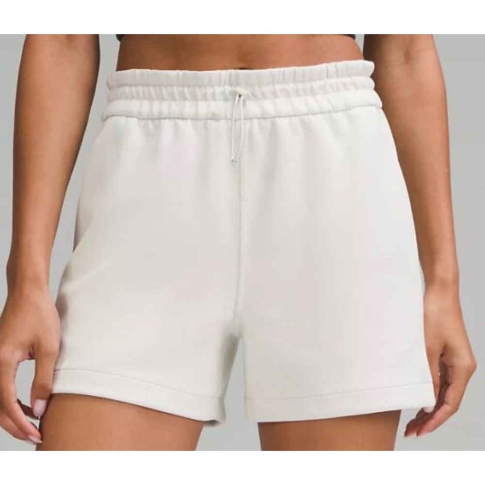 Lululemon Softstreme High-Rise Short 4 Bone White Off White Size 4